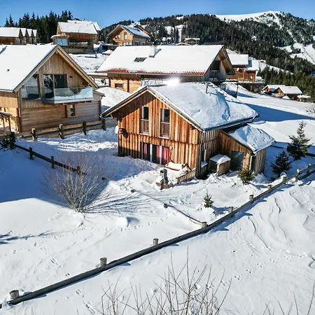 1a Nest - Grillen, Wandern, Panorama Sauna! Dağ evi Klippitztorl